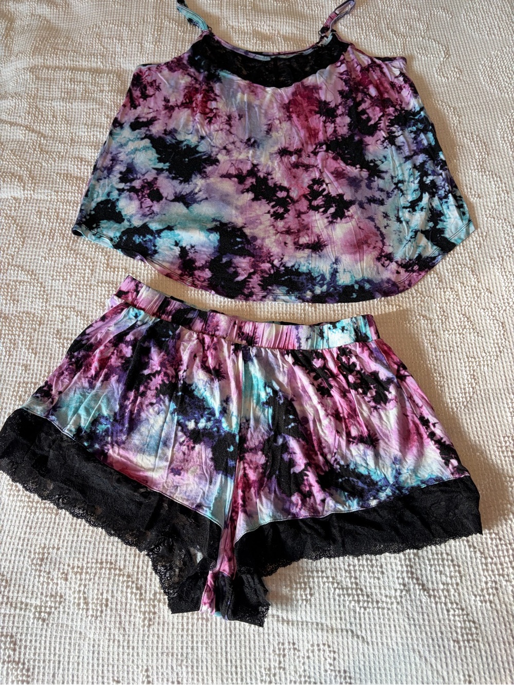 torrid Tie-Dye Cami & Shorts Set in Purple, Teal, Pink & Black Size 2